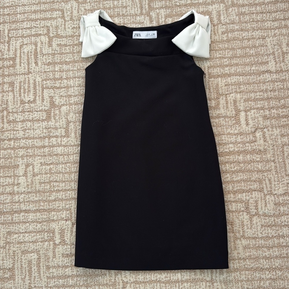 Zara girls black short dress with bow detail at shoulder - pristine- worn once